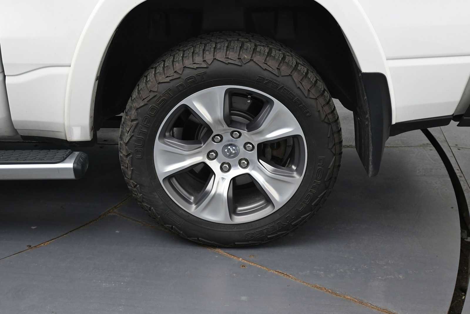 Used 2022 RAM 1500 Laramie AWD/4WD image 5