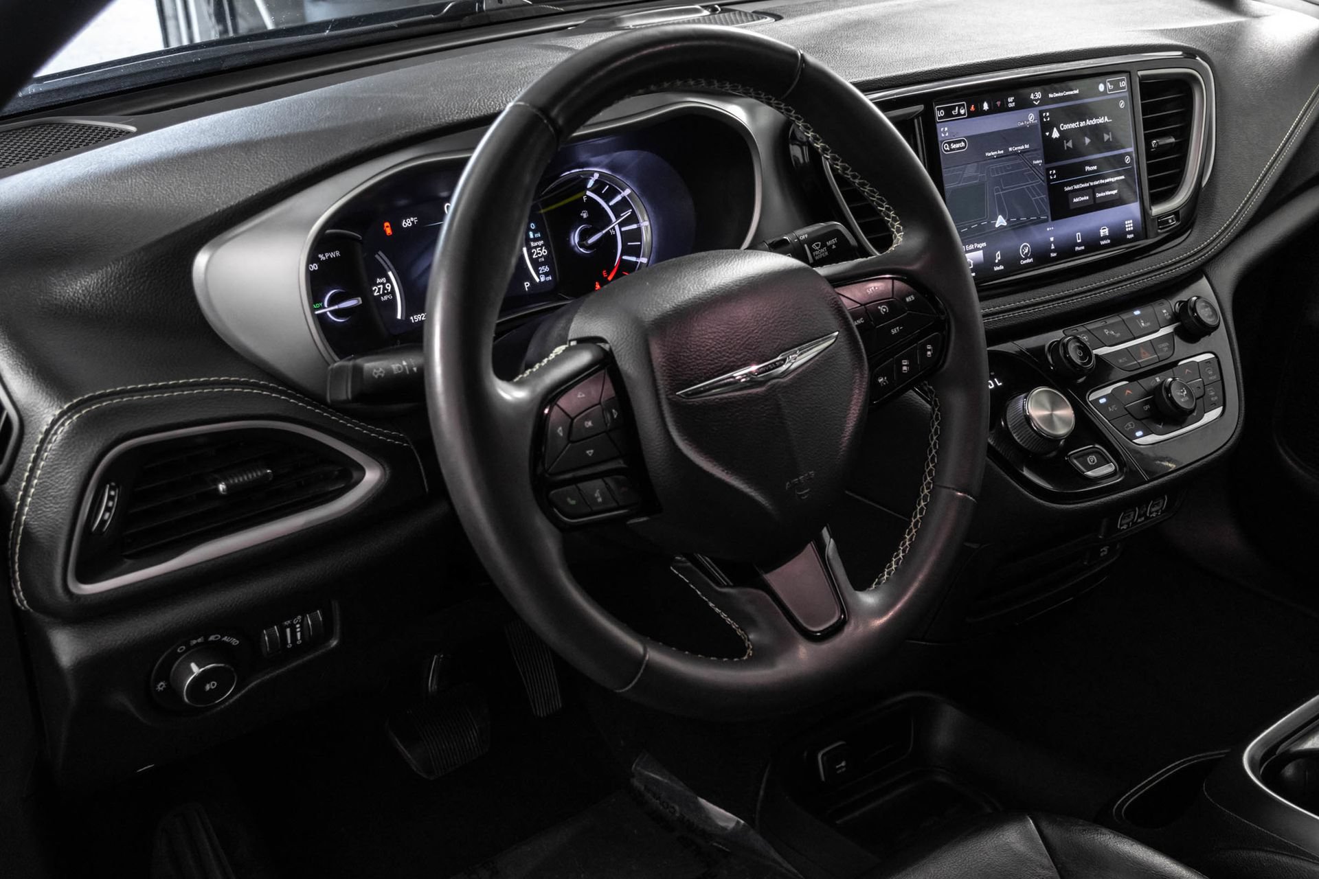 Used 2022 Chrysler Pacifica Touring-L w/ Uconnect Theater Family Group FWD image 37