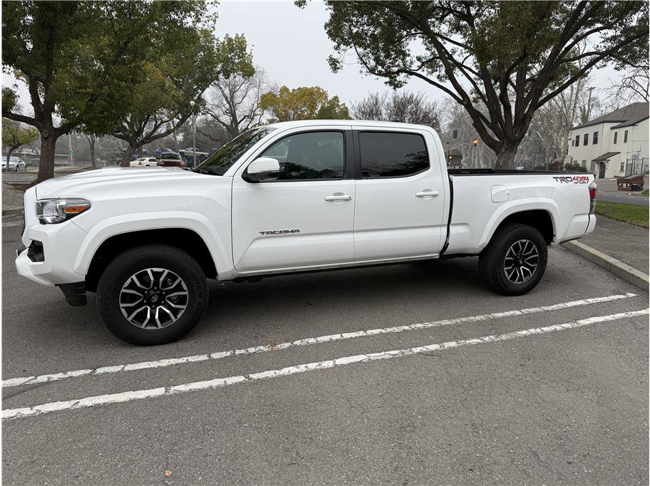 Used 2023 Toyota Tacoma TRD Sport w/ Advanced Technology Package image 4