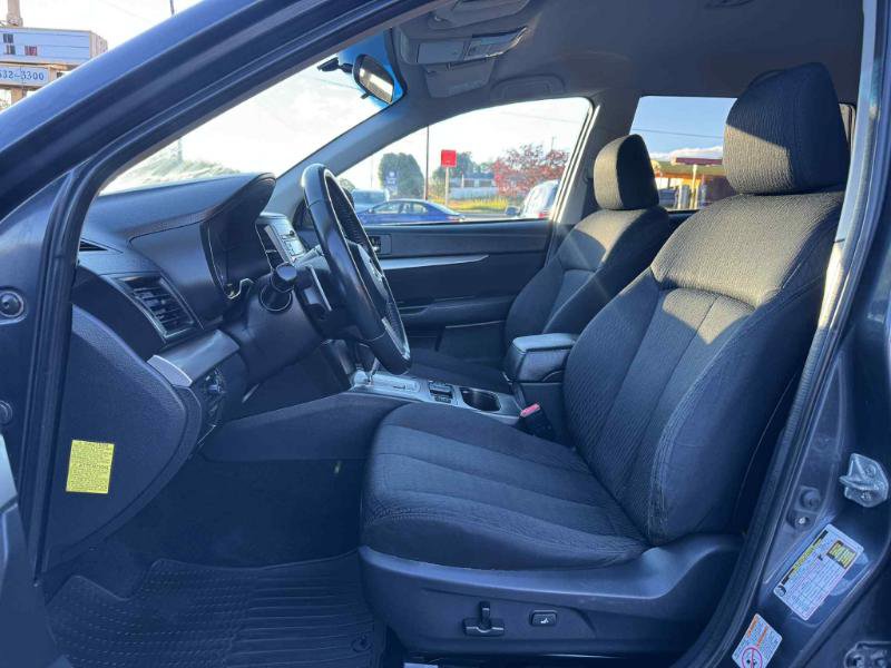 Used 2010 Subaru Outback 2.5i Premium AWD/4WD image 10