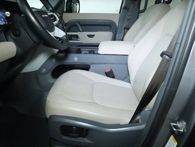 Used 2023 Land Rover Defender 110 SE image 17