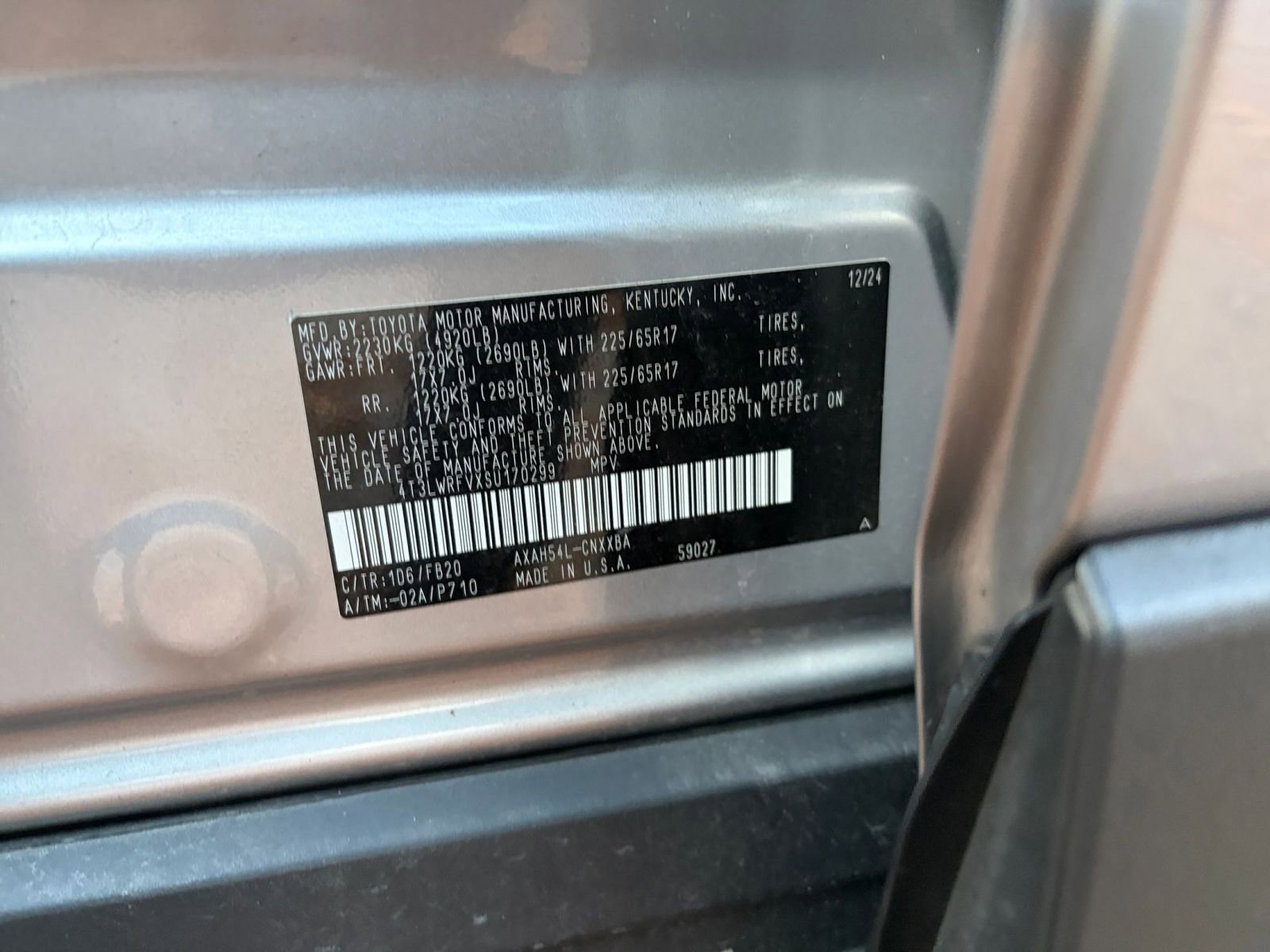 Used 2025 Toyota RAV4 LE image 28