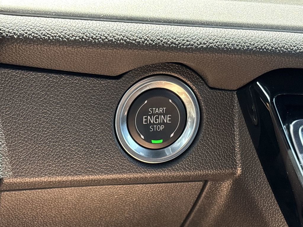 New 2025 Chevrolet Traverse LT image 18