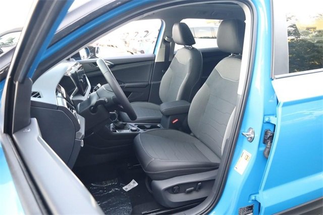 New 2025 Volkswagen Taos SE image 8