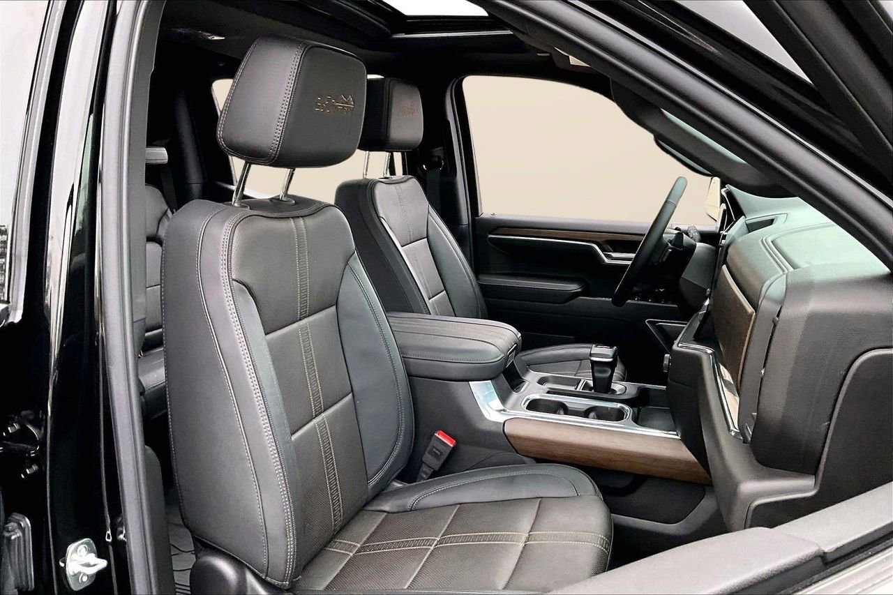 Used 2025 Chevrolet Silverado 1500 High Country w/ Midnight Edition image 24