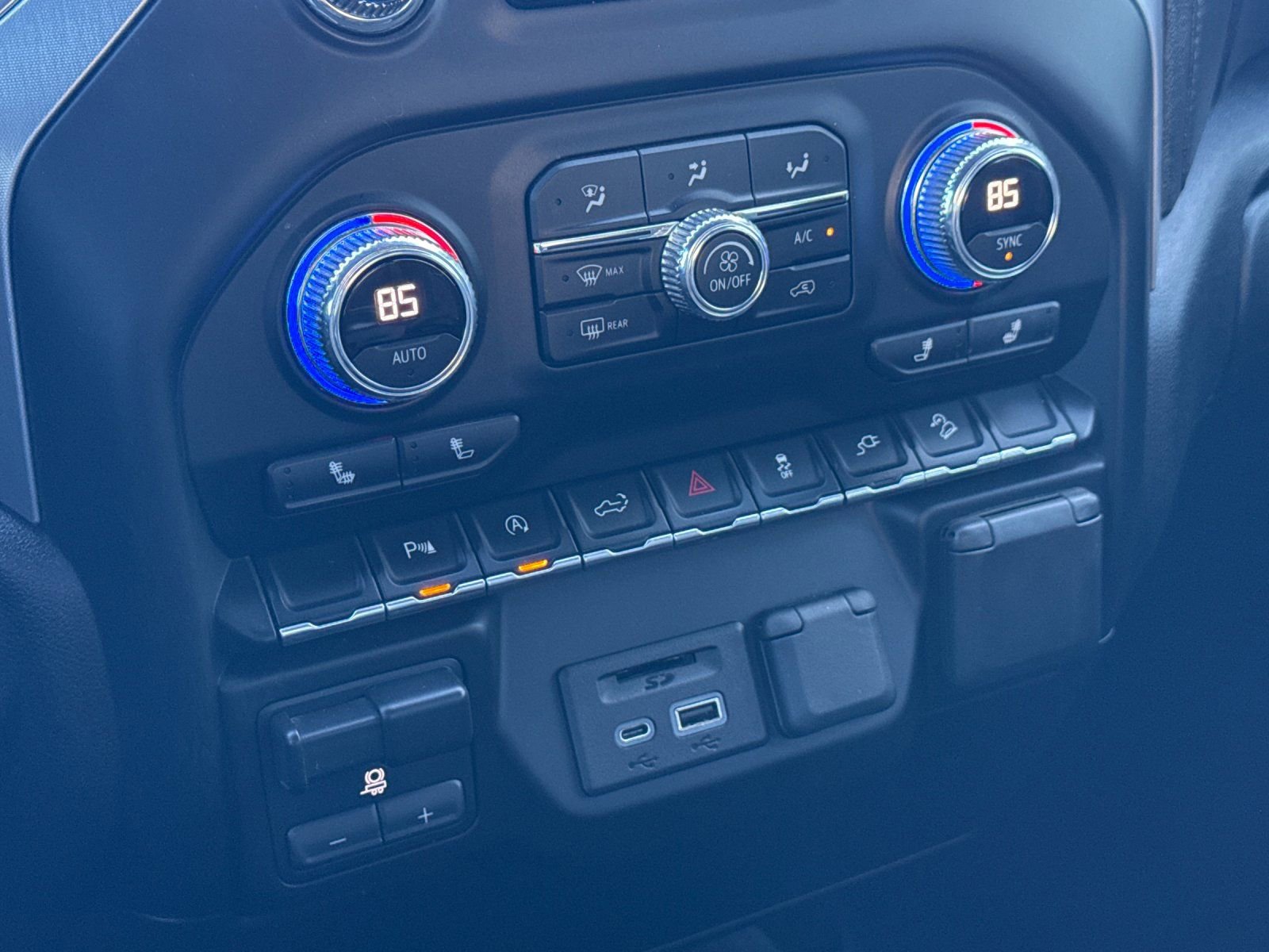 Used 2020 GMC Sierra 1500 SLT w/ Driver Alert Package I image 22