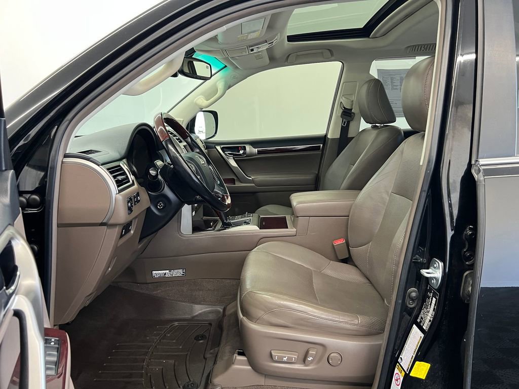 Used 2019 Lexus GX 460 Luxury image 4