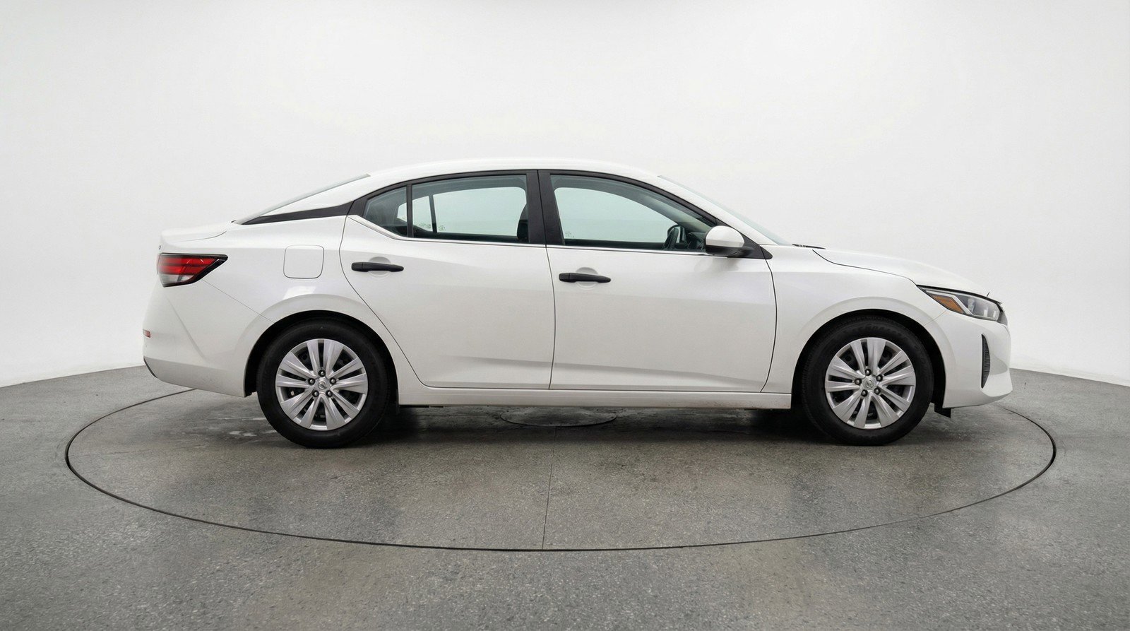 Used 2025 Nissan Sentra S image 11