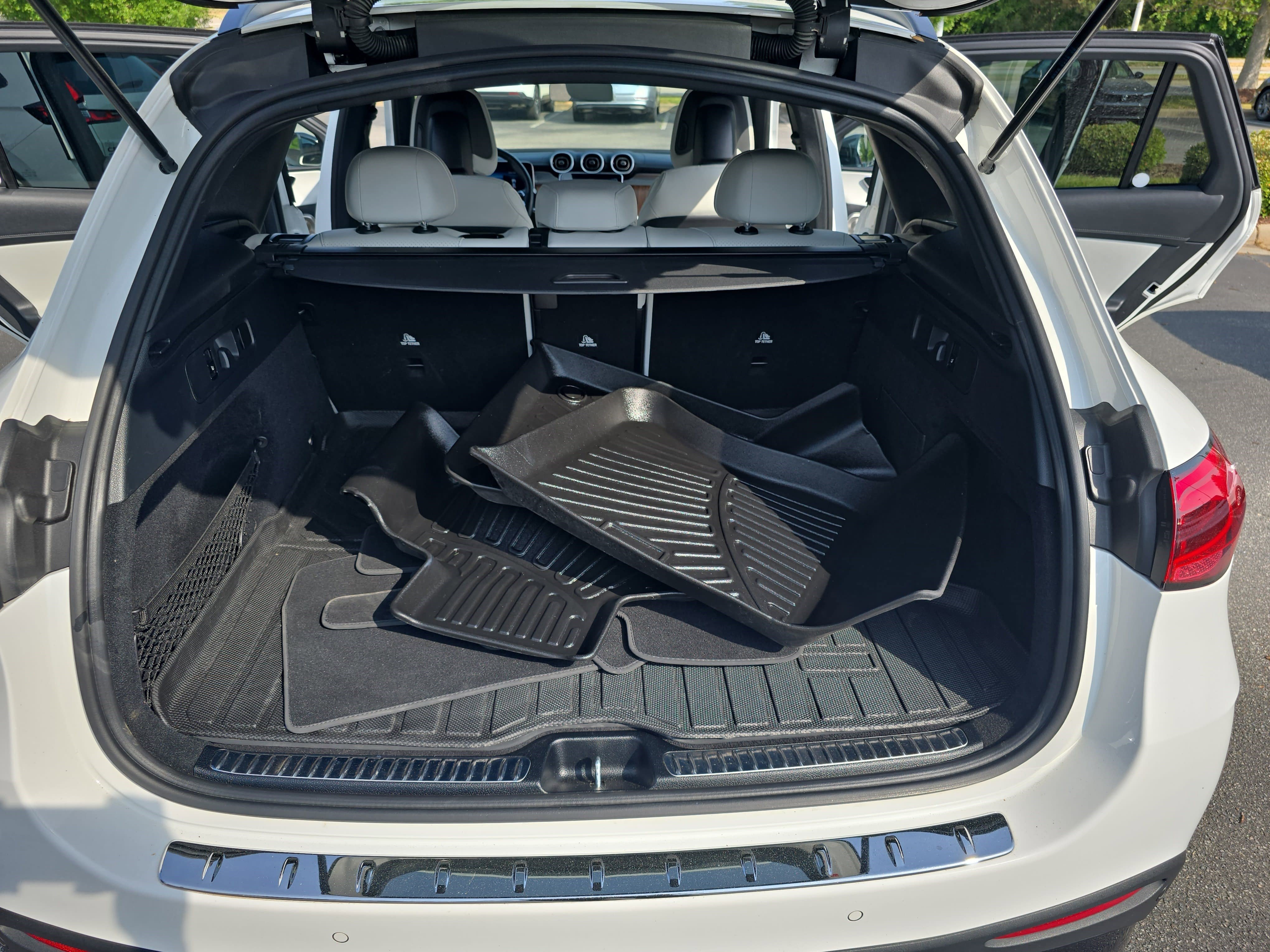 Used 2023 Mercedes-Benz GLC 300 4MATIC w/ AMG Line image 14