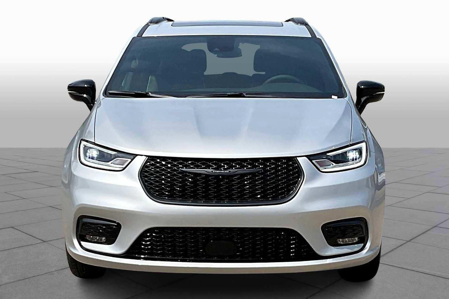 New 2026 Chrysler Pacifica Limited w/ S Appearance Package image 3