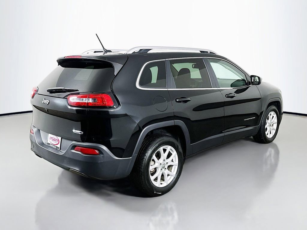 Used 2018 Jeep Cherokee Latitude FWD image 16