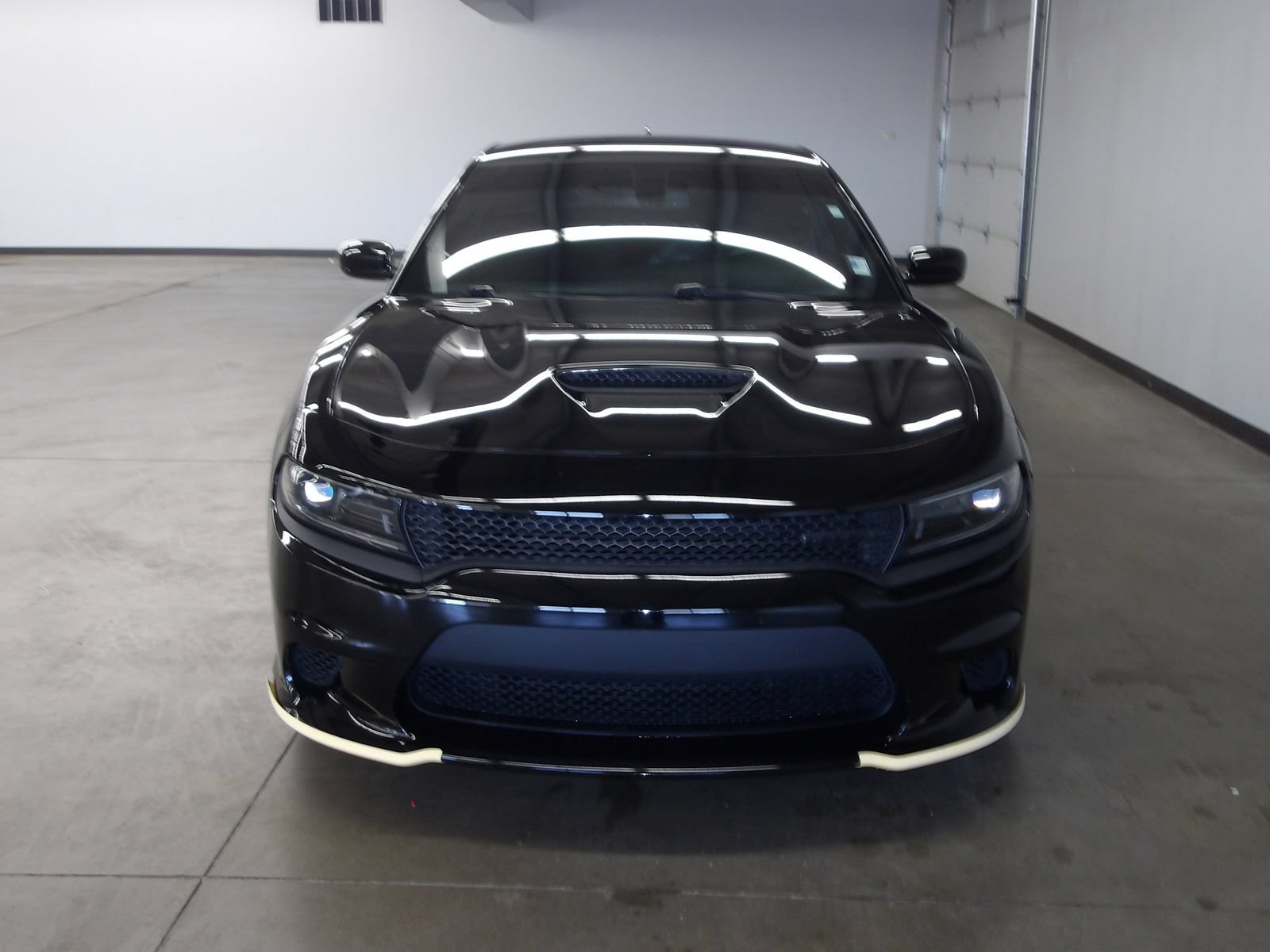 Used 2023 Dodge Charger R/T w/ Blacktop Package RWD image 3