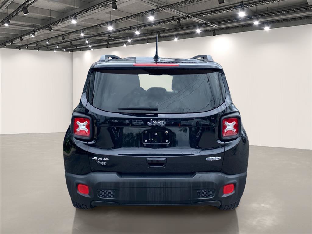 Used 2018 Jeep Renegade Latitude AWD/4WD image 6