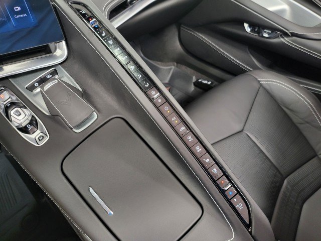 Used 2024 Chevrolet Corvette Stingray Premium Conv w/ Z51 Performance Package RWD image 7