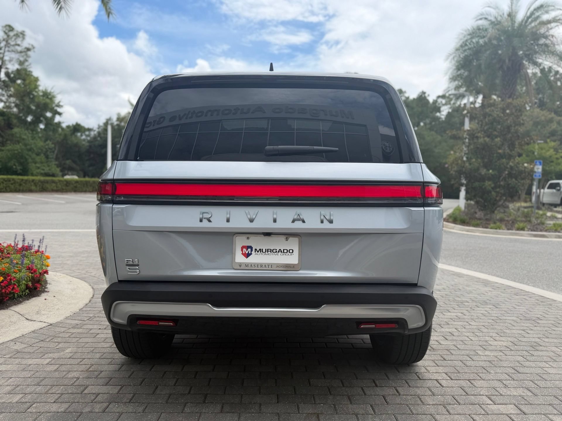 Used 2025 Rivian R1S Adventure AWD/4WD image 14
