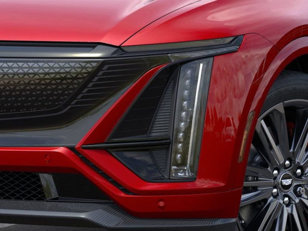 New 2026 Cadillac Lyriq V w/ Exterior Carbon Fiber Package AWD/4WD image 10