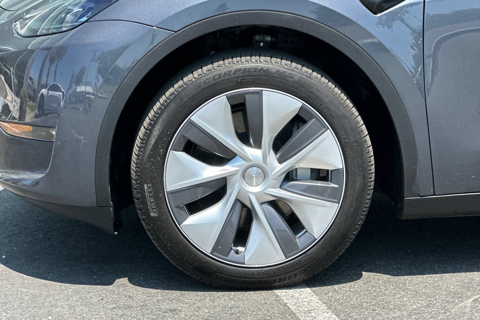 Used 2024 Tesla Model Y Long Range AWD/4WD image 26