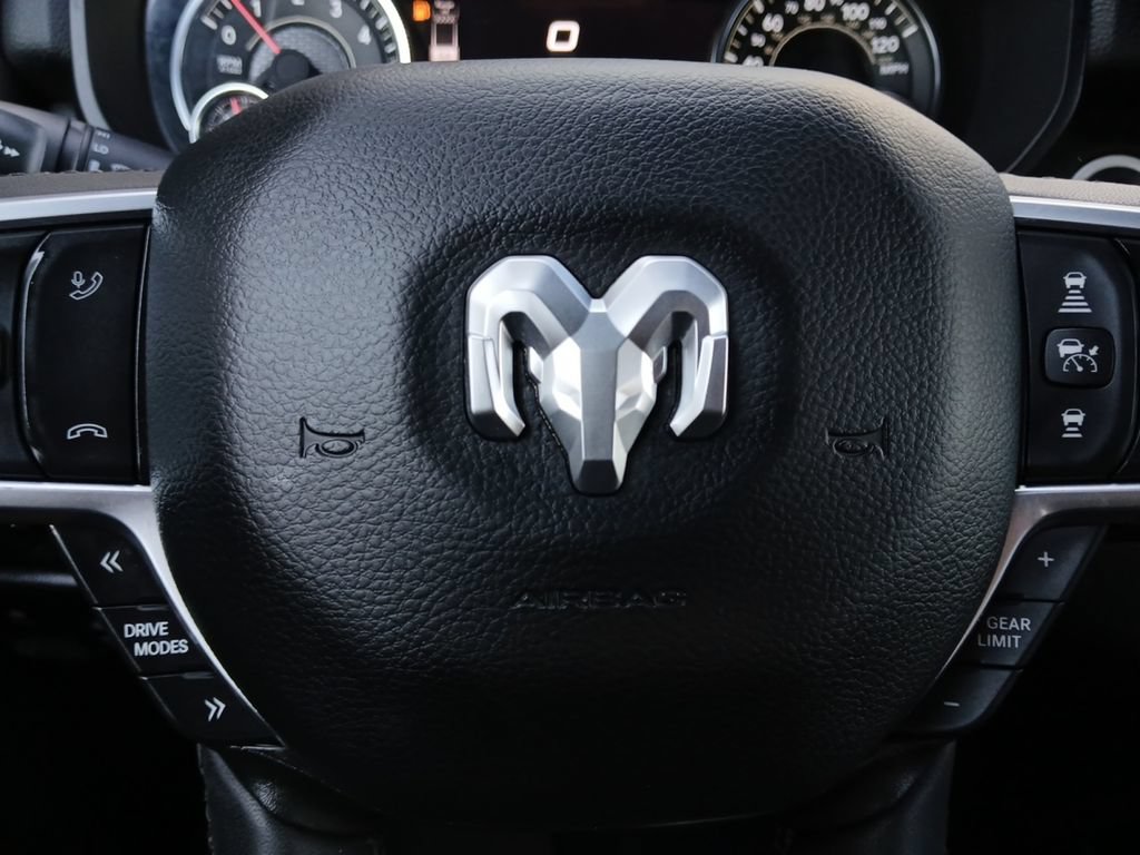 Used 2025 RAM 1500 Big Horn AWD/4WD image 5