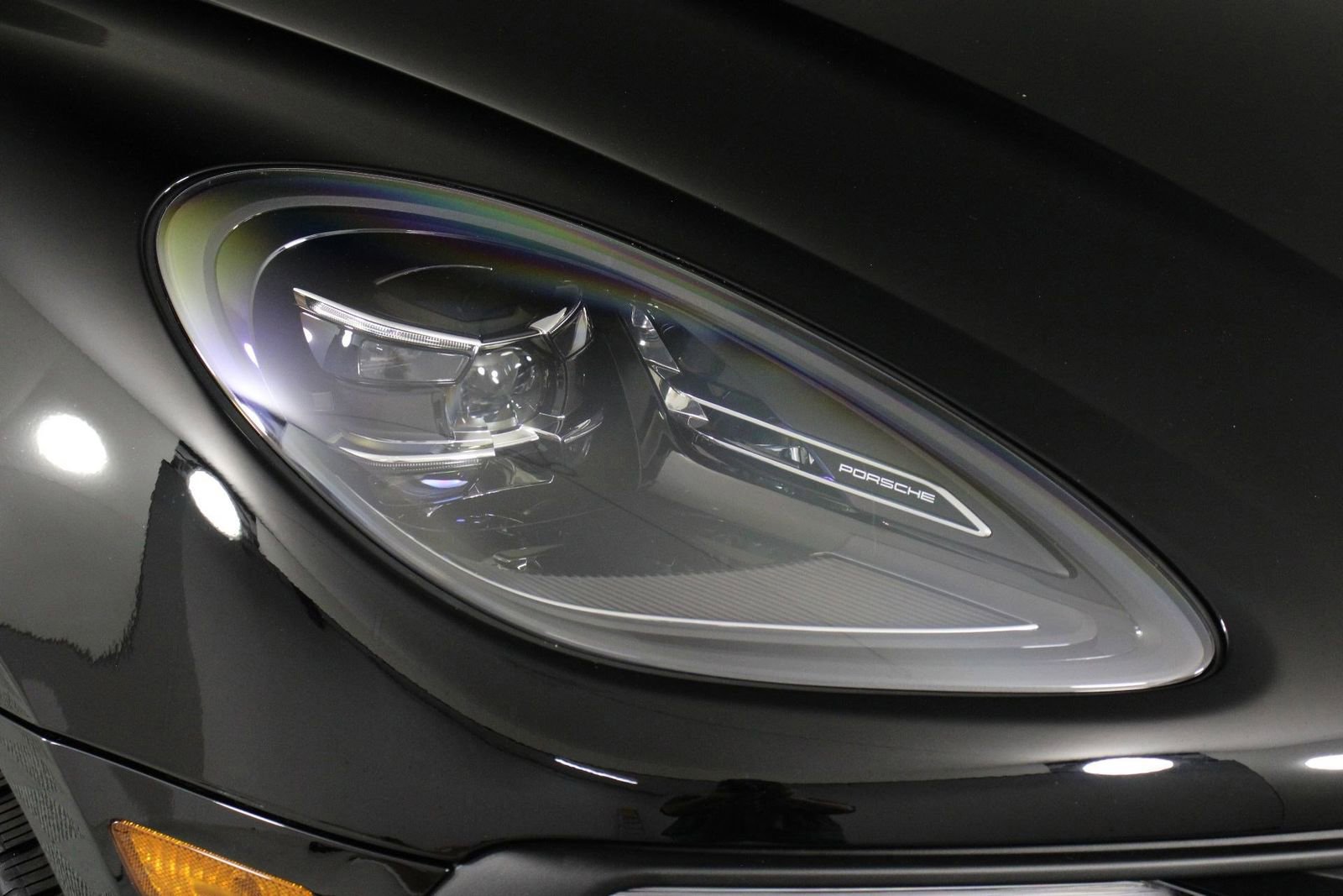 Certified 2026 Porsche Macan image 28