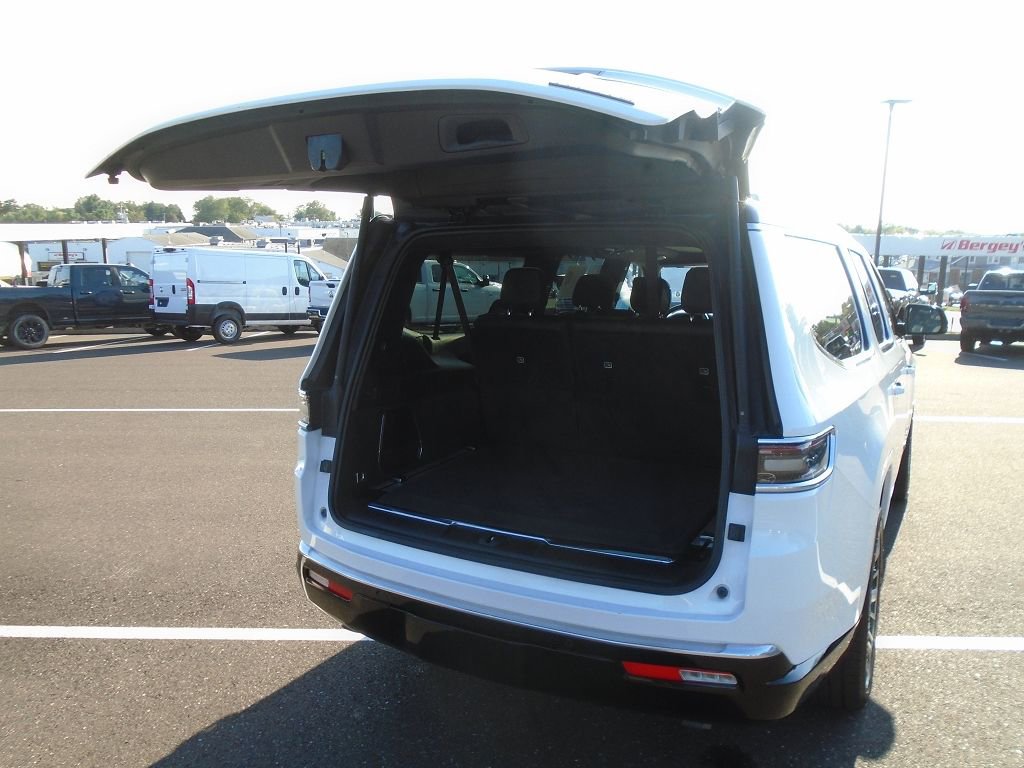 Used 2024 Jeep Grand Wagoneer L Series III image 21