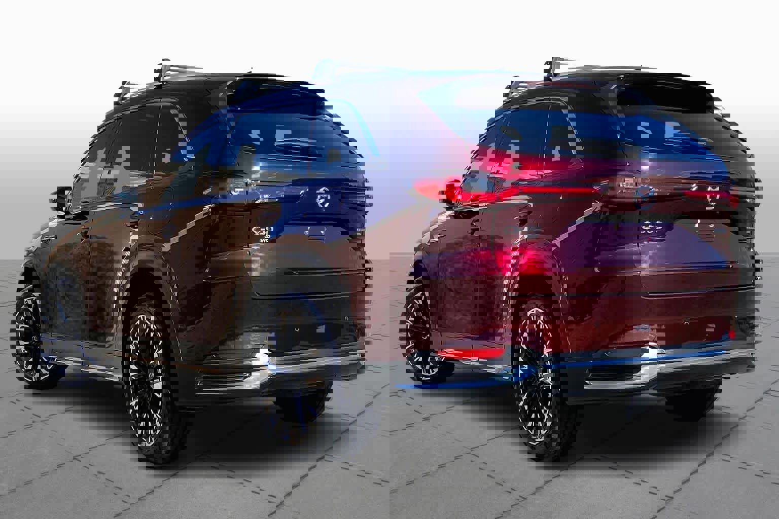 Used 2024 MAZDA CX-90 Plug-In Hybrid w/ Premium Pkg image 12