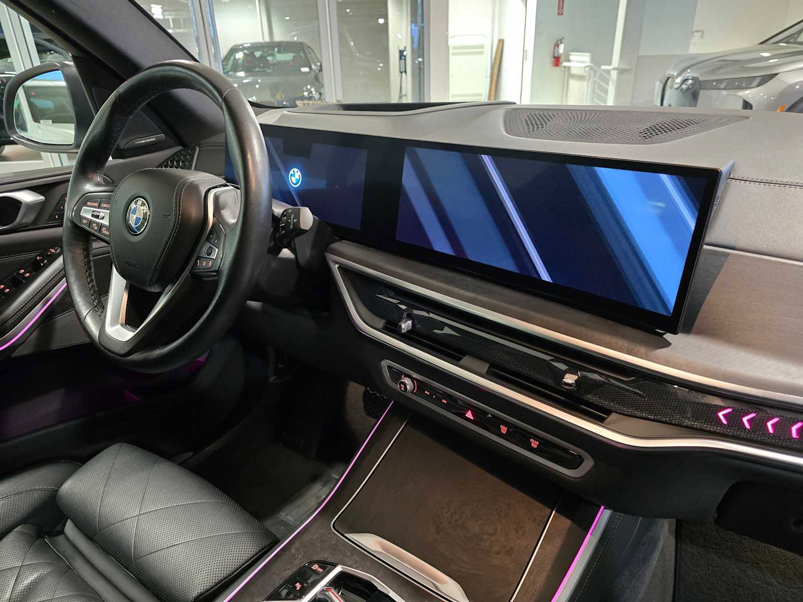Used 2024 BMW X5 xDrive40i w/ Premium Package image 11