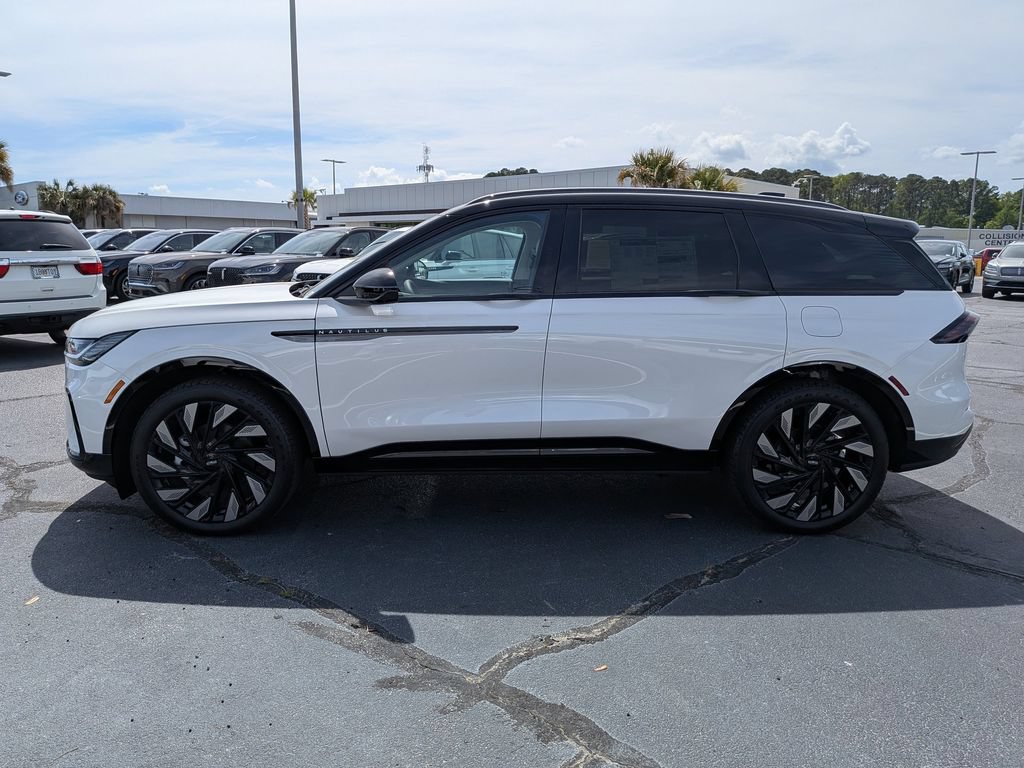 New 2026 Lincoln Nautilus Reserve w/ Jet Appearance Package AWD/4WD image 7