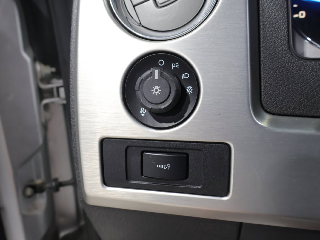 Used 2013 Ford F150 Platinum AWD/4WD image 30