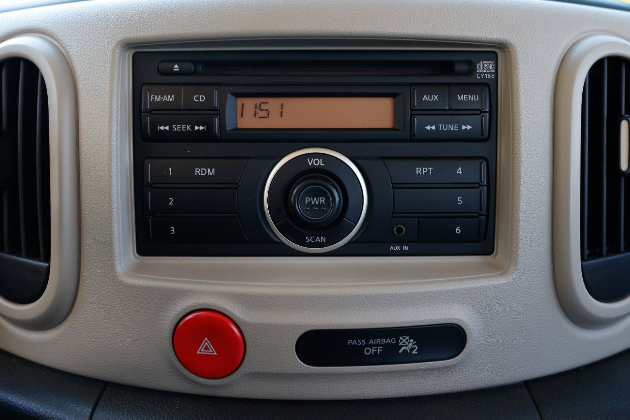 Used 2009 Nissan Cube 1.8 S w/ Interior Designer Pkg FWD image 30