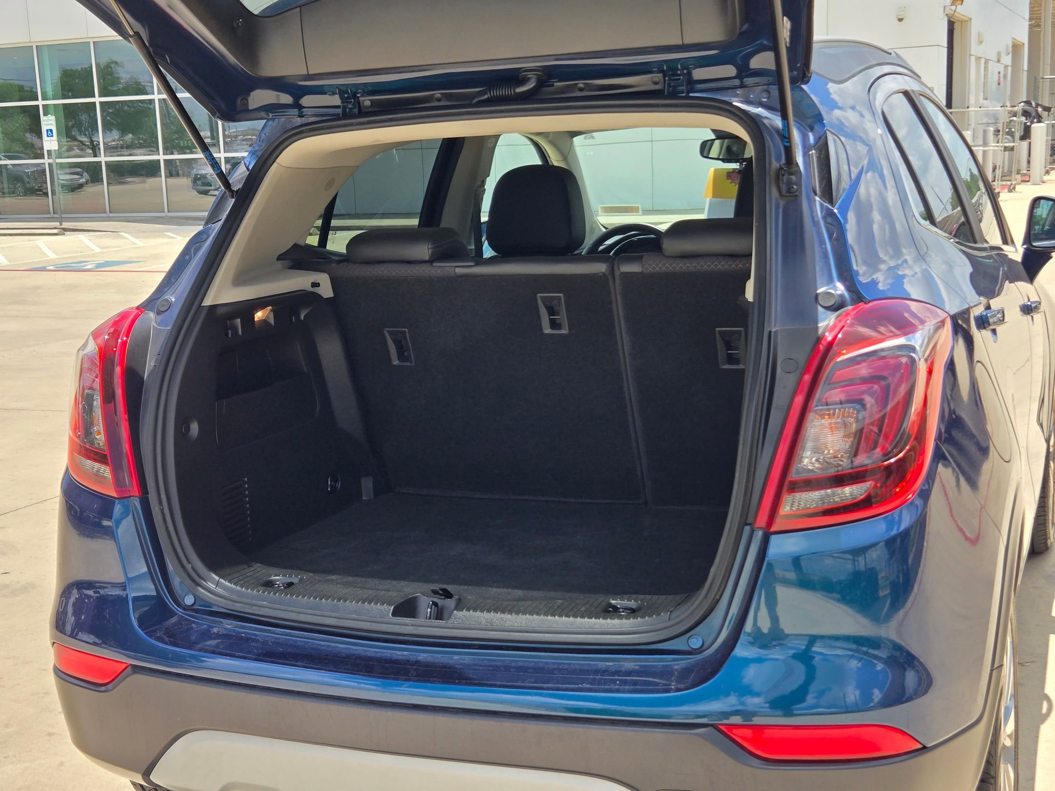 Certified 2019 Buick Encore Preferred FWD image 26