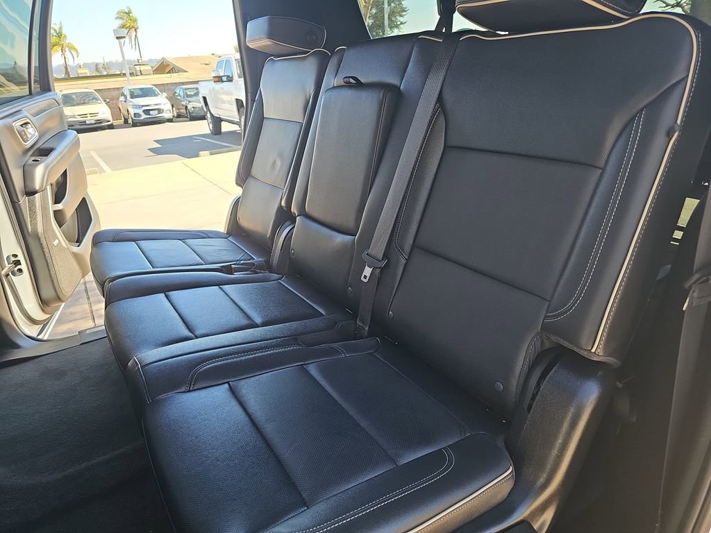 Used 2024 GMC Yukon XL SLT image 16