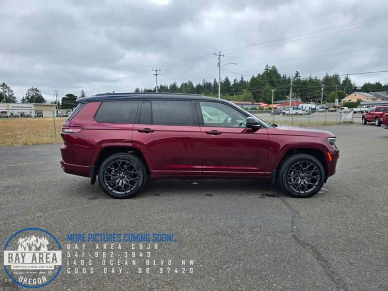 New 2025 Jeep Grand Cherokee L Summit image 6