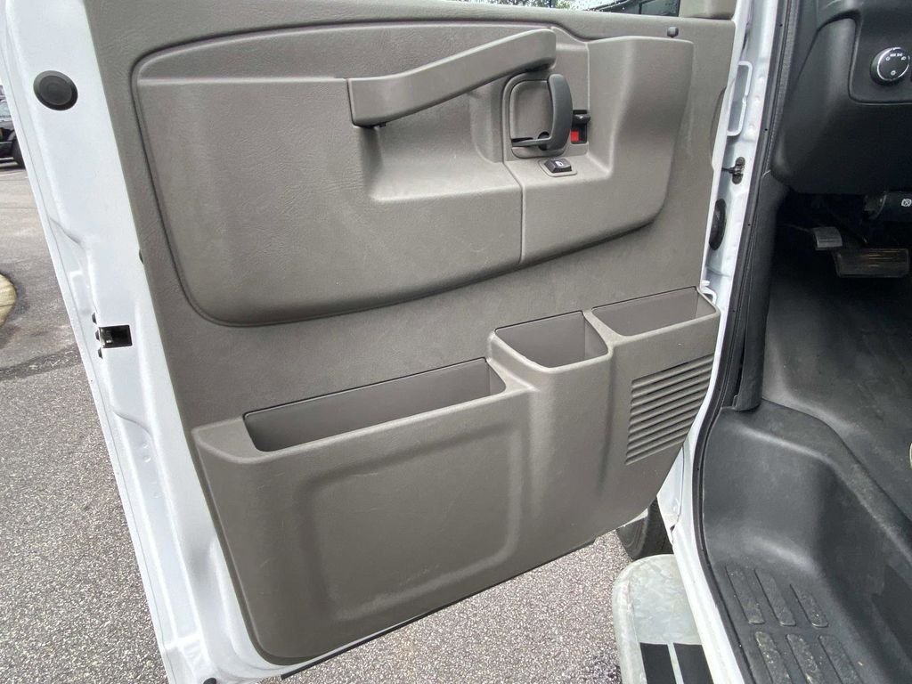 Used 2025 GMC Savana 2500 w/ Driver Convenience Package RWD image 18