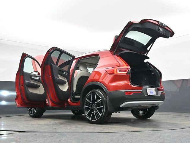 Used 2023 Volvo XC40 B5 Ultimate w/ Climate Package image 56