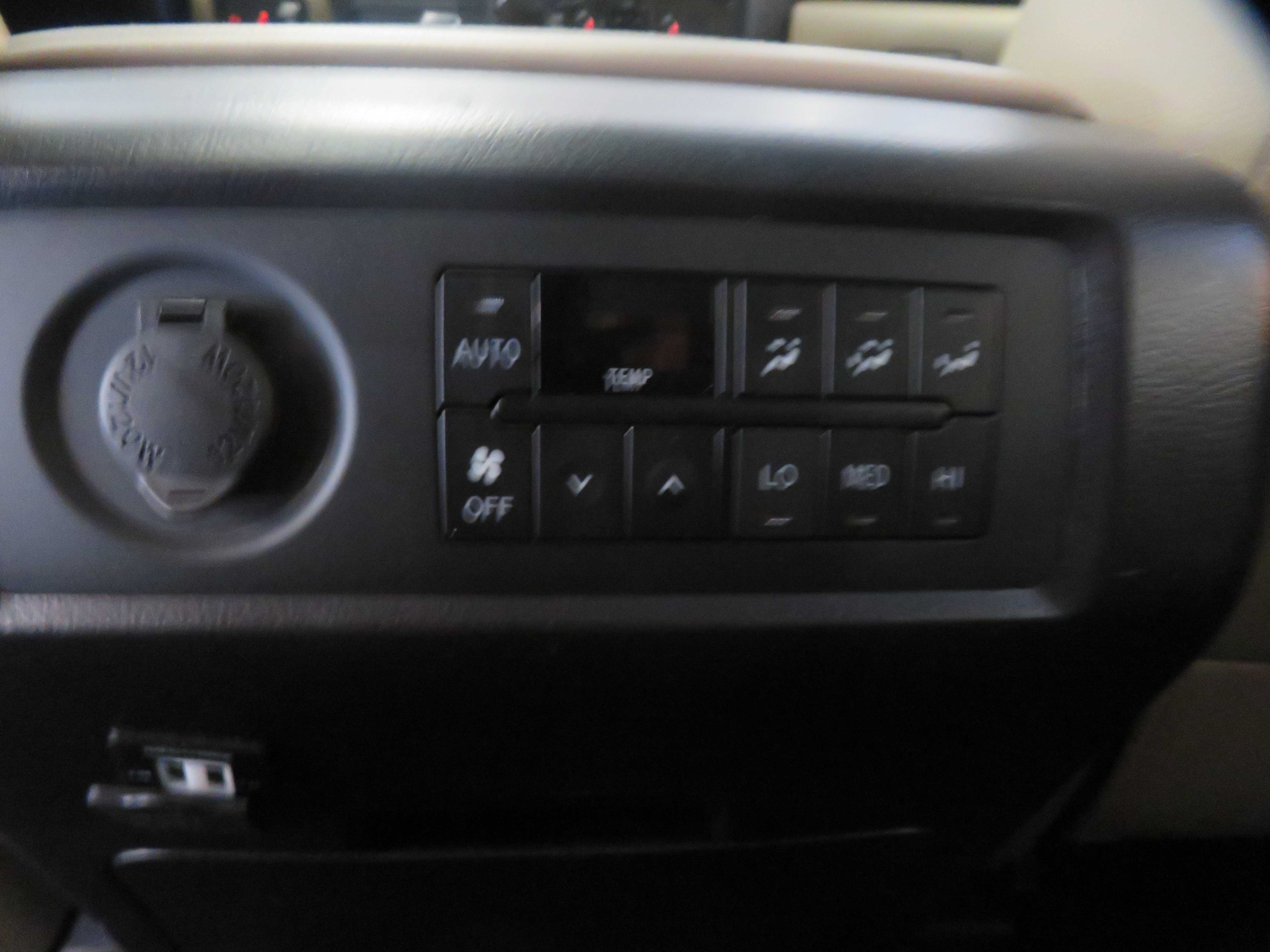 Used 2019 Toyota Sequoia Limited w/ Safety & Convenience Package RWD image 59
