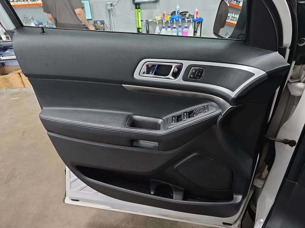 Used 2015 Ford Explorer Sport w/ Equipment Group 401A AWD/4WD image 30