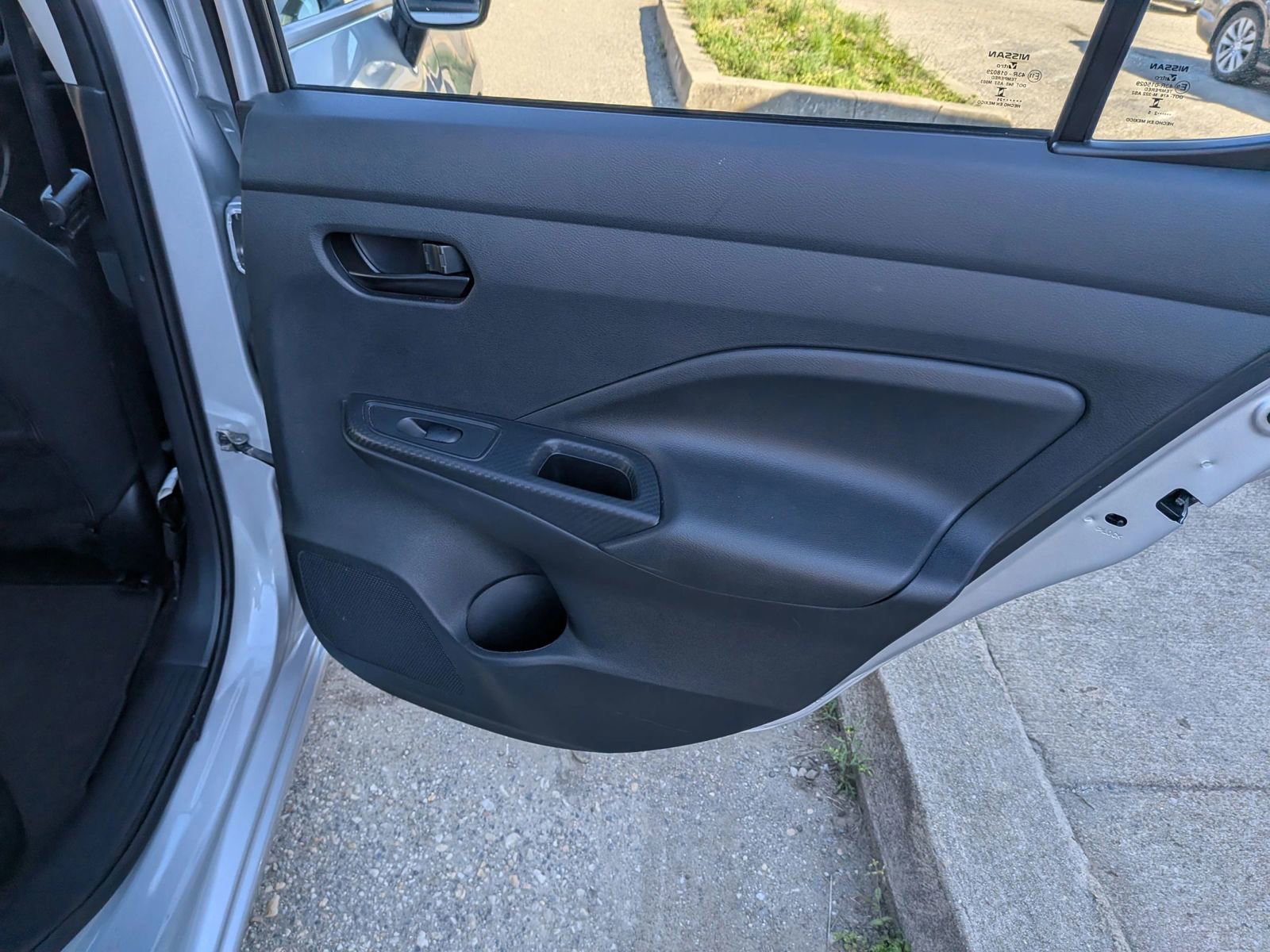 Used 2025 Nissan Versa S image 28