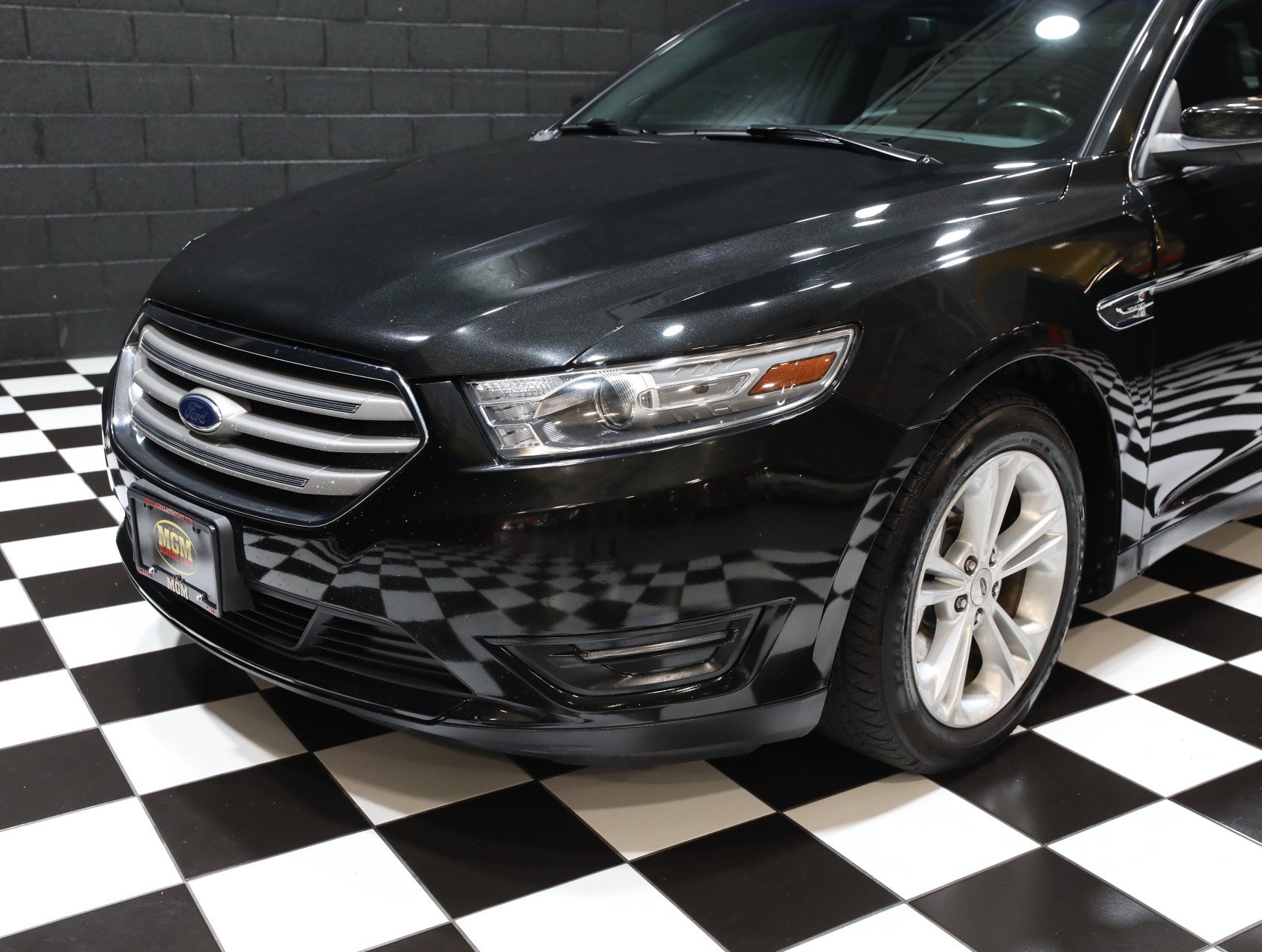 Used 2013 Ford Taurus SEL FWD image 7