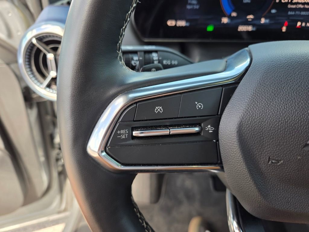 Certified 2025 Chevrolet Equinox EV LT w/ Convenience Package image 28