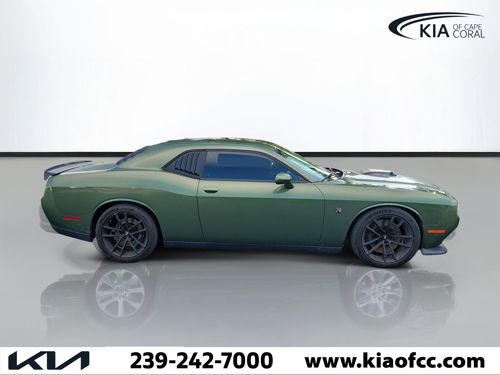 Used 2019 Dodge Challenger R/T Scat Pack w/ Shaker Package RWD image 4