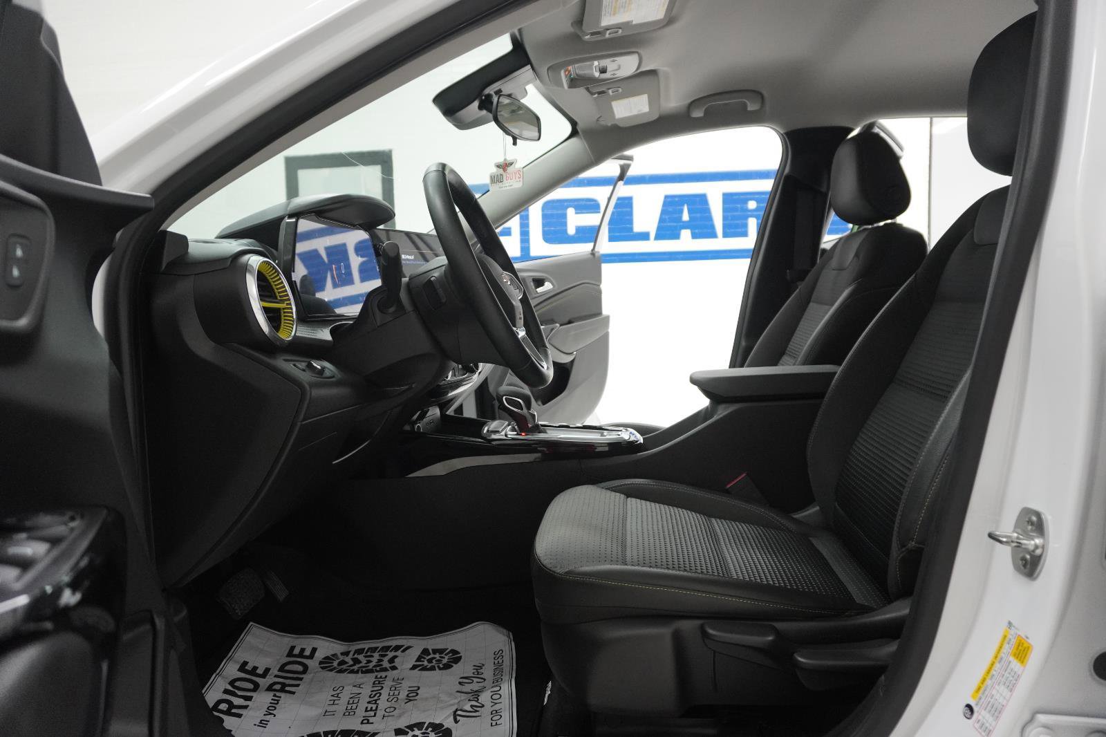 Used 2025 Chevrolet Trax LT w/ Driver Confidence Package image 15