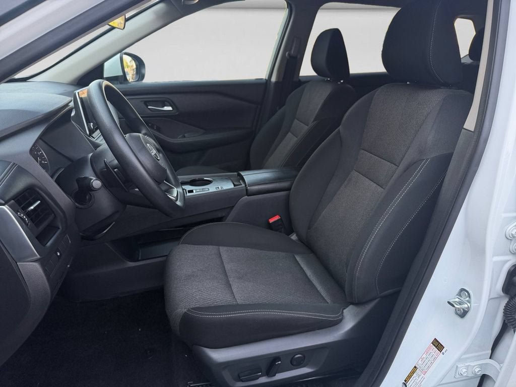 Used 2024 Nissan Rogue SV FWD image 10