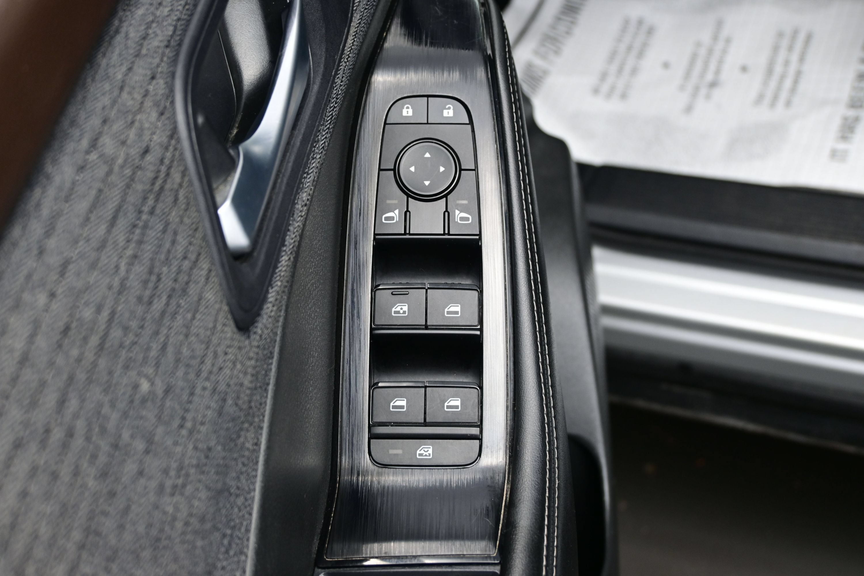 Used 2023 Nissan Rogue SV AWD/4WD image 10