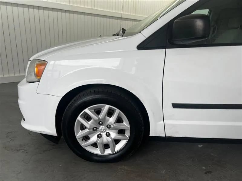 Used 2014 RAM C/V Tradesman FWD image 9