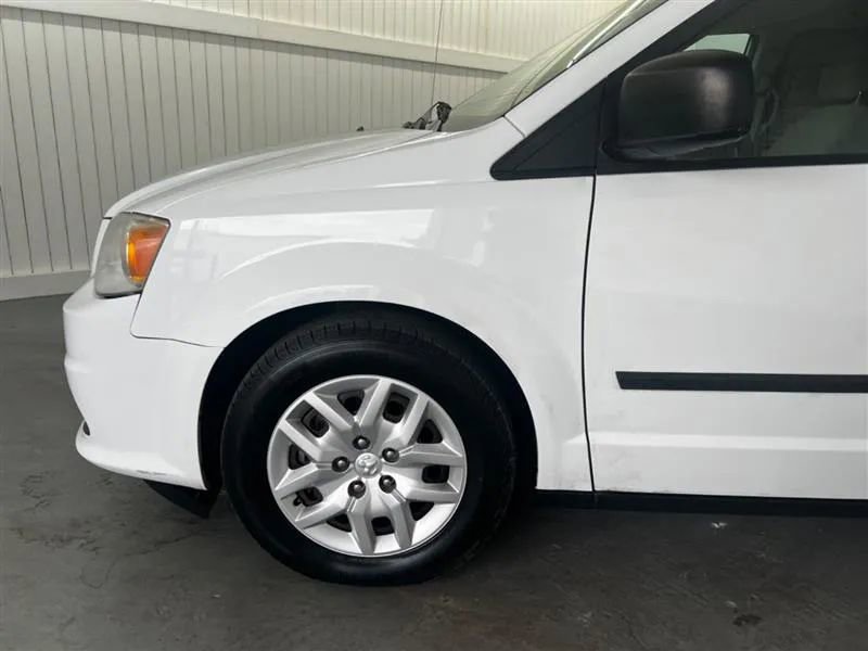 Used 2014 RAM C/V Tradesman image 9