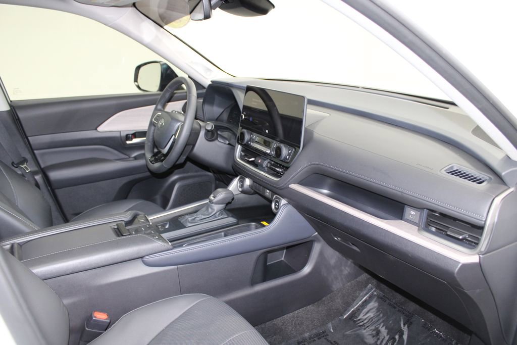 Used 2025 Toyota Grand Highlander Limited image 33