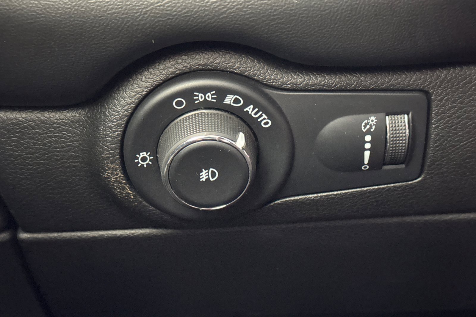 Used 2022 Dodge Durango GT image 42