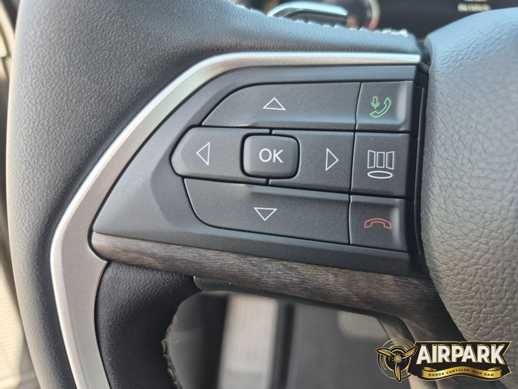 New 2026 Jeep Grand Cherokee Altitude AWD/4WD image 17
