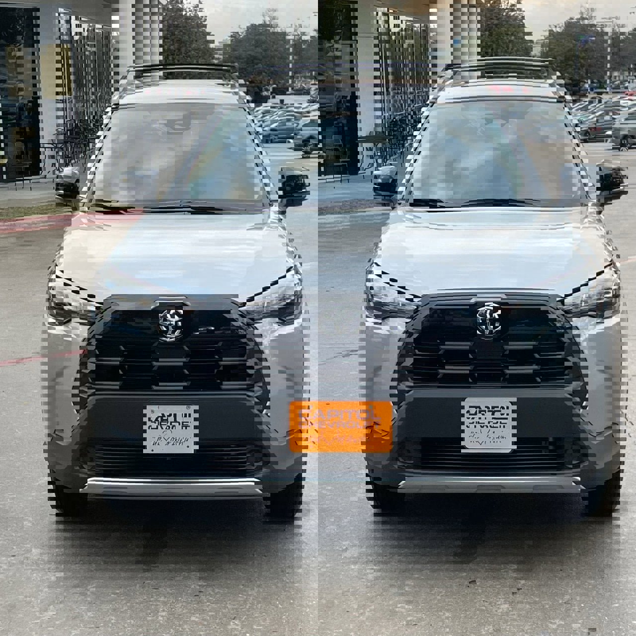 Used 2026 Toyota Corolla Cross LE image 6