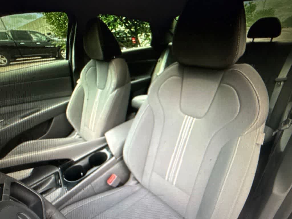 Used 2025 Hyundai Elantra SEL FWD image 20